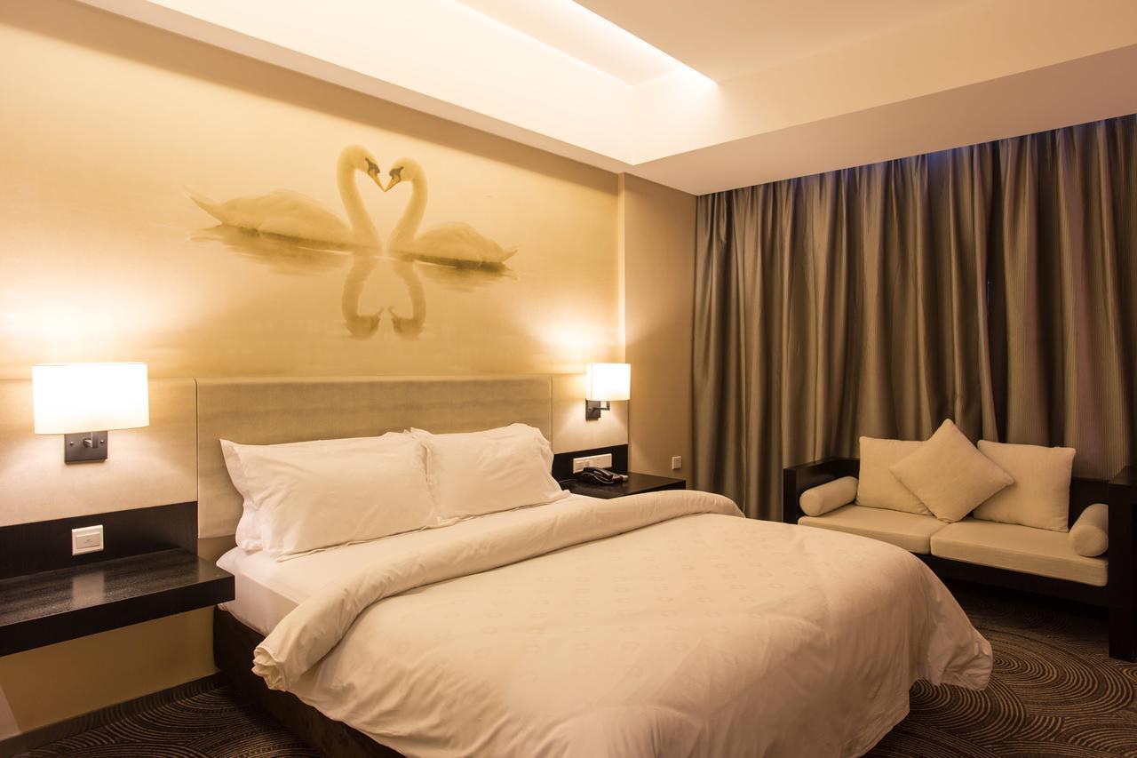 Metropolo, Hefei, Wanda Plaza, Swan Lake Exterior photo